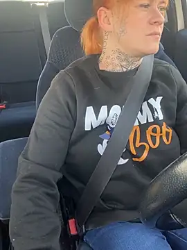 Snapshot of poussichienne chatting on March 24, 2026, 11:48 am poussichienne online show from March 24, 2026, 11:48 am