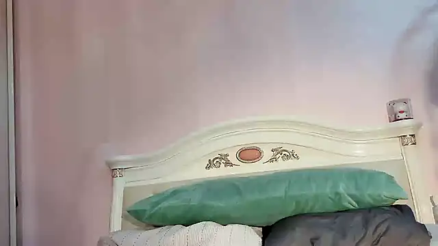 XinBaoa 156 online show from May 18, 2026, 2:51 am