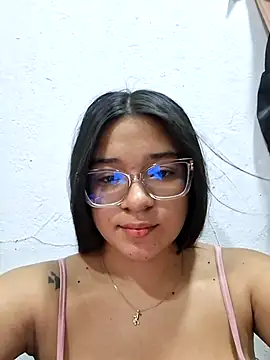 Snapshot of -VICKKY chatting on June 25, 2026, 2:32 pm -VICKKY online show from June 25, 2026, 2:32 pm