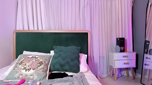 Snapshot of tiffany_becker chatting on March 15, 2025, 5:19 am tiffany becker online show from March 15, 2025, 5:19 am