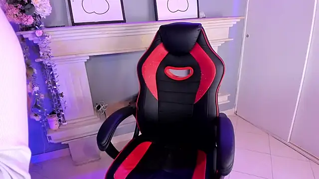 Snapshot of tiffany_becker chatting on March 18, 2025, 7:42 pm tiffany becker online show from March 18, 2025, 7:42 pm