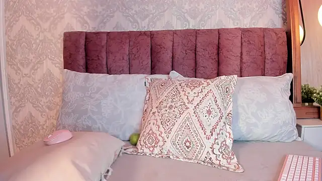 Snapshot of tiffany_becker chatting on September 25, 2025, 12:09 pm tiffany becker online show from September 25, 2025, 12:09 pm