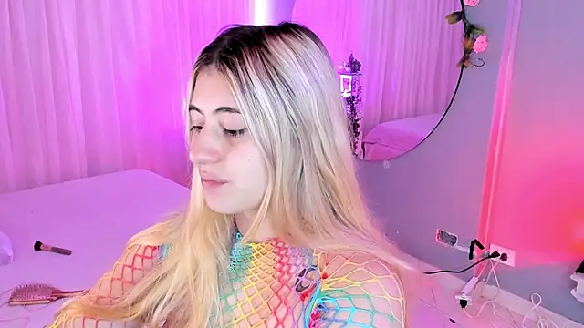 Snapshot of tiffany_becker chatting on April 10, 2026, 1:27 pm tiffany becker online show from April 10, 2026, 1:27 pm