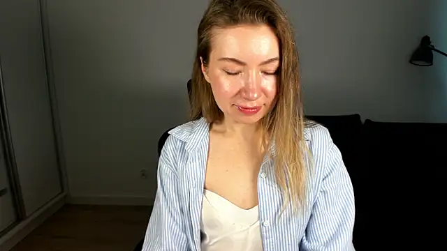 Snapshot of Mia_Tasty chatting on February 5, 2026, 7:35 am Mia Tasty online show from February 5, 2026, 7:35 am