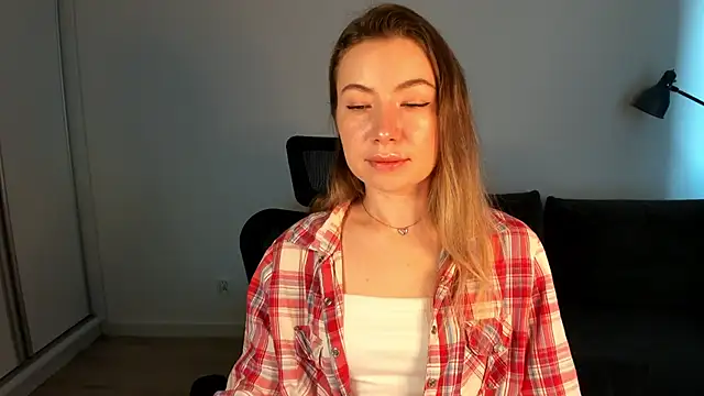 Snapshot of Mia_Tasty chatting on March 5, 2026, 7:26 am Mia Tasty online show from March 5, 2026, 7:26 am