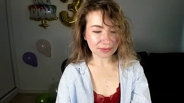 Snapshot of Mia_Tasty chatting on April 3, 2026, 6:33 am Mia Tasty online show from April 3, 2026, 6:33 am