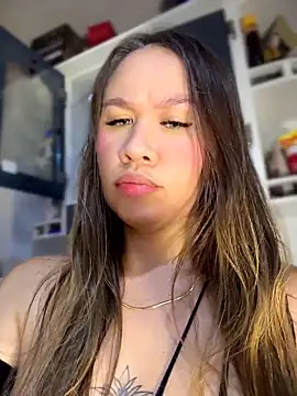 Emiily lee online show from May 24, 2026, 4:50 am