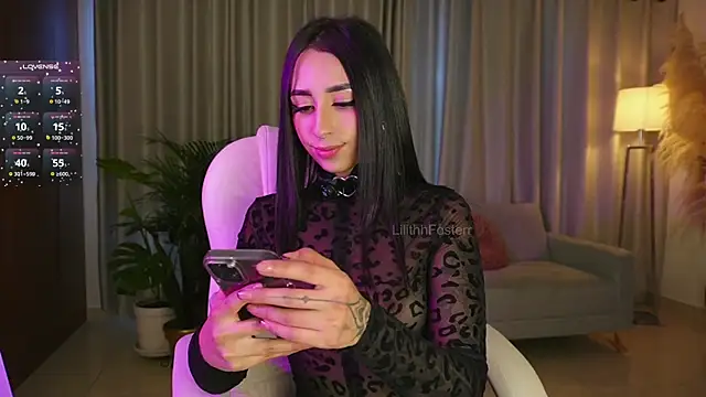 Snapshot of Lilithfosterr chatting on September 28, 2025, 9:42 pm Lilithfosterr online show from September 28, 2025, 9:42 pm