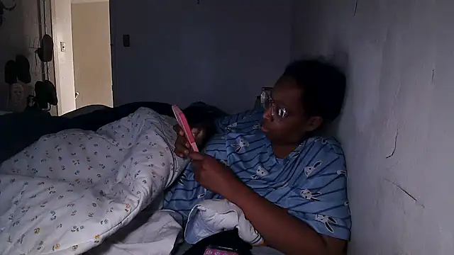 Snapshot of madamsensuale chatting on March 12, 2025, 3:51 pm madamsensuale online show from March 12, 2025, 3:51 pm