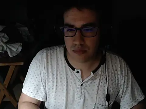 Snapshot of thealfawolf01 chatting on March 18, 2025, 12:16 am thealfawolf01 online show from March 18, 2025, 12:16 am