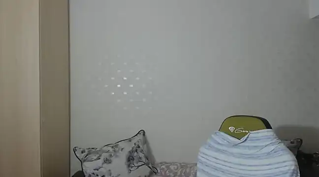 Snapshot of PrinceEagle chatting on February 13, 2025, 12:24 am PrinceEagle online show from February 13, 2025, 12:24 am