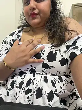 smile pretty online show from February 19, 2025, 8:41 pm