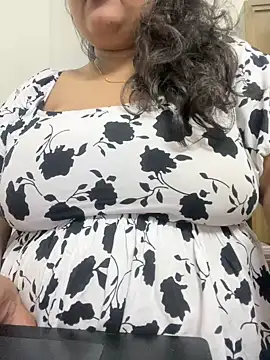 smile pretty online show from February 20, 2025, 9:53 pm