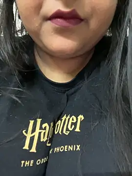 smile pretty online show from October 7, 2025, 7:44 pm