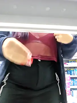 Snapshot of Blushing_Katy chatting on January 7, 2025, 12:13 am Blushing Katy online show from January 7, 2025, 12:13 am