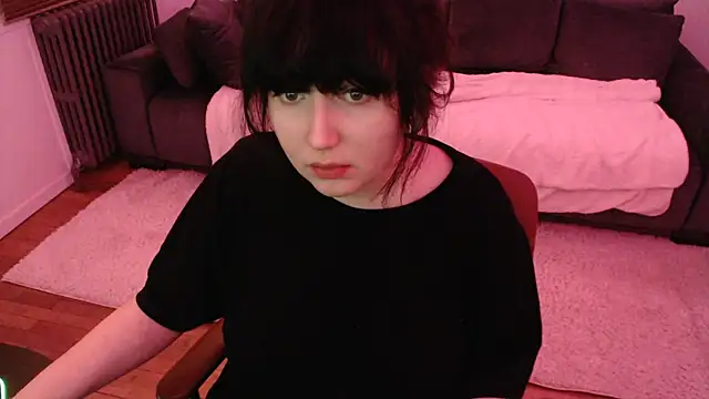 Lynylou online show from January 24, 2025, 11:04 am