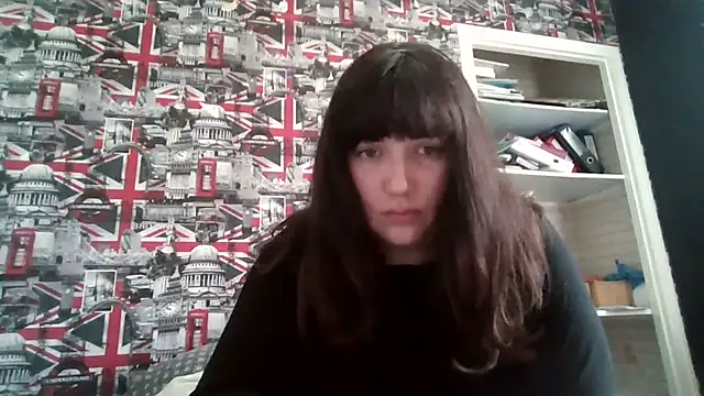 Lynylou online show from September 22, 2025, 11:01 am