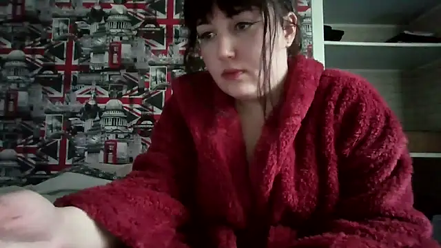 Lynylou online show from November 15, 2025, 12:45 pm