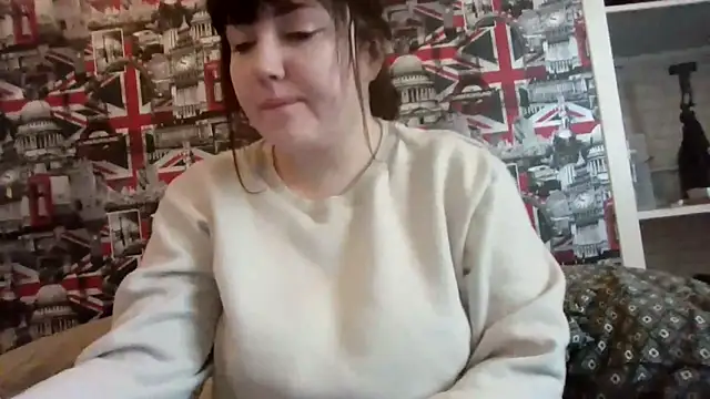 Lynylou online show from November 28, 2025, 11:57 am