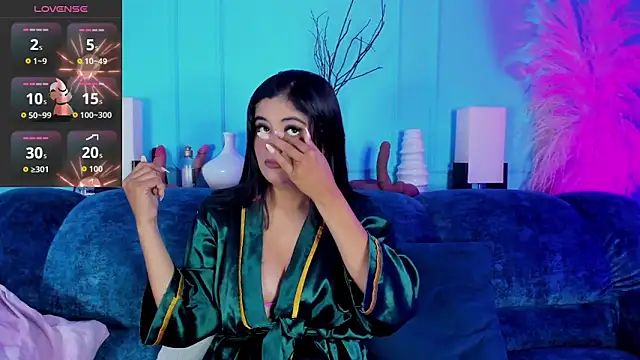 Elizabeth VonSweet online show from November 14, 2025, 8:18 pm