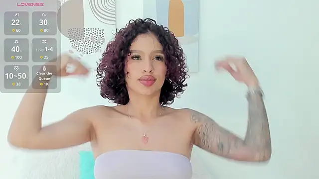 SeleneClark online show from January 13, 2026, 9:09 pm