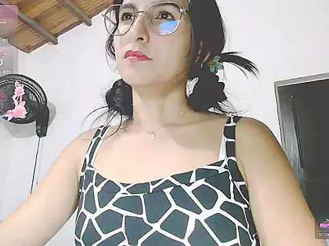 Snapshot of tifany19_ chatting on November 1, 2025, 1:51 am tifany19  online show from November 1, 2025, 1:51 am