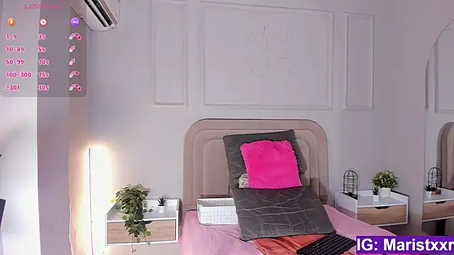 Maristxxr online show from October 31, 2025, 7:37 pm