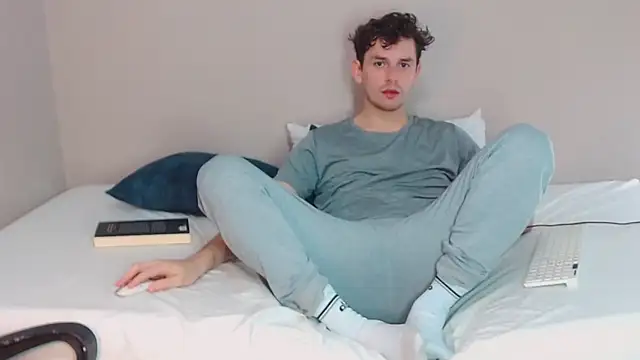 Elio555 online show from December 22, 2024, 2:17 am