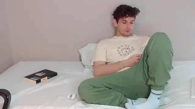 Elio555 online show from January 10, 2025, 11:29 pm