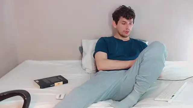 Elio555 online show from January 19, 2025, 9:13 pm