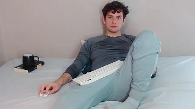 Elio555 online show from January 31, 2025, 6:14 pm