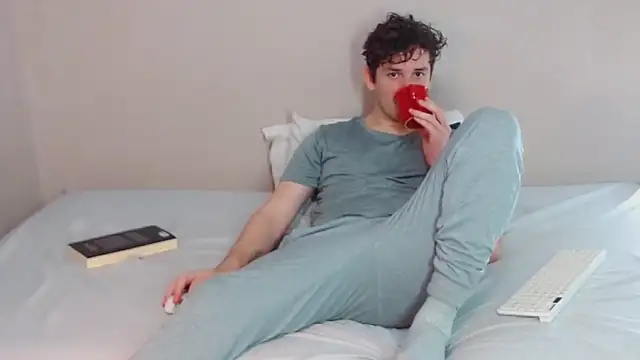 Elio555 online show from February 3, 2025, 12:04 am