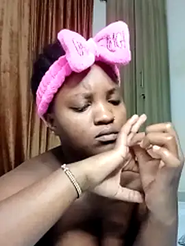 Snapshot of Ebony_butt chatting on November 30, 2025, 2:04 am Ebony butt online show from November 30, 2025, 2:04 am