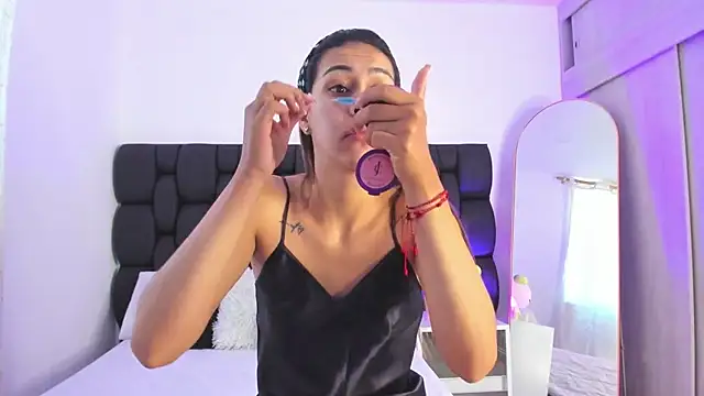 Snapshot of Cristel_Boom chatting on January 29, 2025, 1:07 pm Cristel Boom online show from January 29, 2025, 1:07 pm