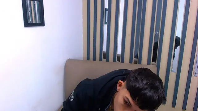 Snapshot of Levis_Montes chatting on January 4, 2025, 1:53 pm Levis Montes online show from January 4, 2025, 1:53 pm