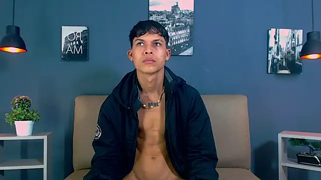 Snapshot of Levis_Montes chatting on January 6, 2025, 5:06 pm Levis Montes online show from January 6, 2025, 5:06 pm