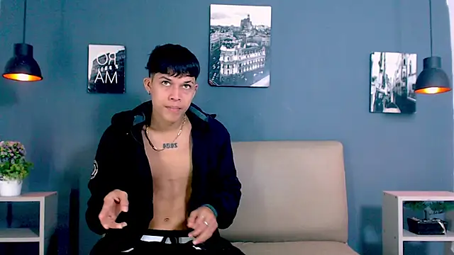 Snapshot of Levis_Montes chatting on January 7, 2025, 2:19 pm Levis Montes online show from January 7, 2025, 2:19 pm