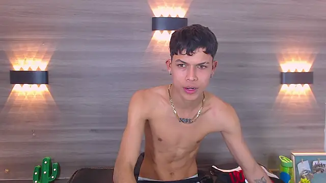 Snapshot of Levis_Montes chatting on January 9, 2025, 5:00 pm Levis Montes online show from January 9, 2025, 5:00 pm