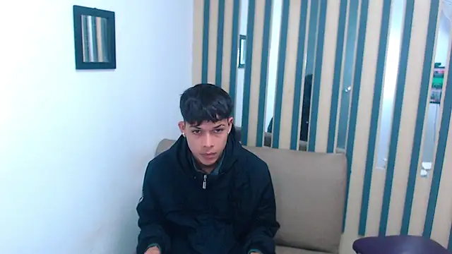 Snapshot of Levis_Montes chatting on January 11, 2025, 1:32 pm Levis Montes online show from January 11, 2025, 1:32 pm