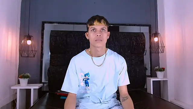 Snapshot of Levis_Montes chatting on January 13, 2025, 2:11 pm Levis Montes online show from January 13, 2025, 2:11 pm