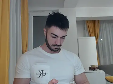 Snapshot of GoldenMark chatting on February 3, 2025, 3:59 pm GoldenMark online show from February 3, 2025, 3:59 pm