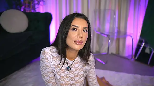 FoxieJullia online show from October 30, 2025, 5:20 am