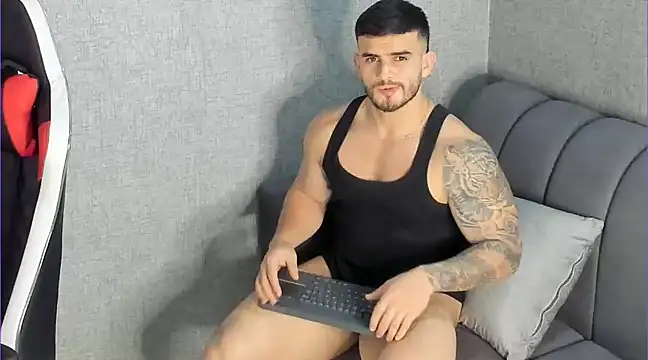 Snapshot of Ricardogo19 chatting on January 13, 2025, 1:23 am Ricardogo19 online show from January 13, 2025, 1:23 am