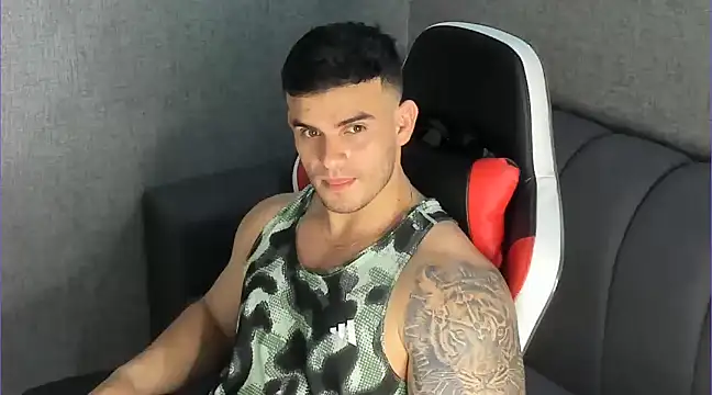 Snapshot of Ricardogo19 chatting on February 4, 2025, 10:45 pm Ricardogo19 online show from February 4, 2025, 10:45 pm