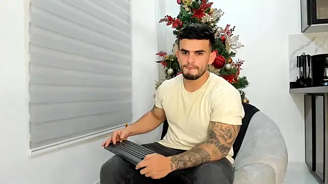 Ricardogo19 online show from November 21, 2025, 11:36 pm