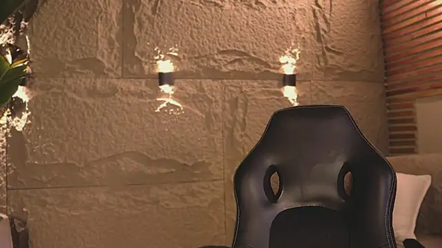 Logan Varela online show from March 12, 2025, 1:36 am