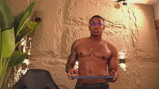 Logan Varela online show from March 16, 2025, 5:39 pm