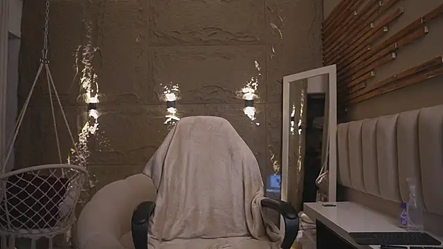 Logan Varela online show from March 15, 2026, 2:01 pm