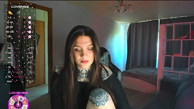 Snapshot of AizaRose chatting on May 13, 2026, 7:28 am AizaRose online show from May 13, 2026, 7:28 am