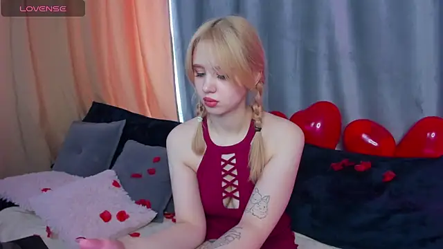 Valerie Woods online show from February 15, 2025, 4:58 am